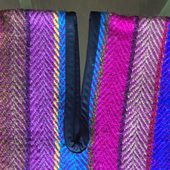 100% Wool Unisex Zapotec Mexican Poncho, One Size - Picture 6 of 16